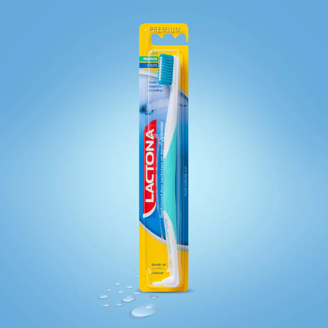 Lactona Tandenborstel IQ+ medium (1 stuk) - image 4
