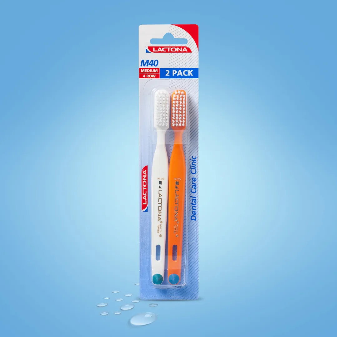 Lactona Tandenborstel M40 medium duo (2 stuks) - image 4