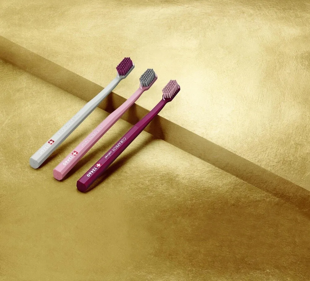 Curaprox Tandenborstel Velvet (1 stuk) - image 2